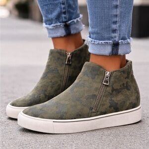 True Craft Women's Olive Camo Zip-Accent Slip-On Sneakers